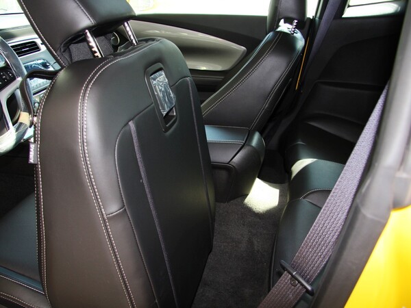 雪佛兰(进口)  3.6L 自动 第一排座椅靠背后方