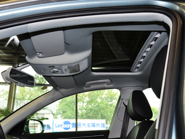 一汽奥迪  35TFSI 车顶内部特写