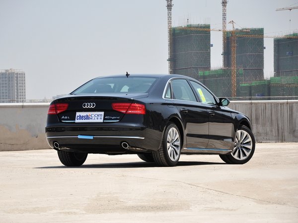 奥迪(进口) 2.0T 车辆右侧尾部视角