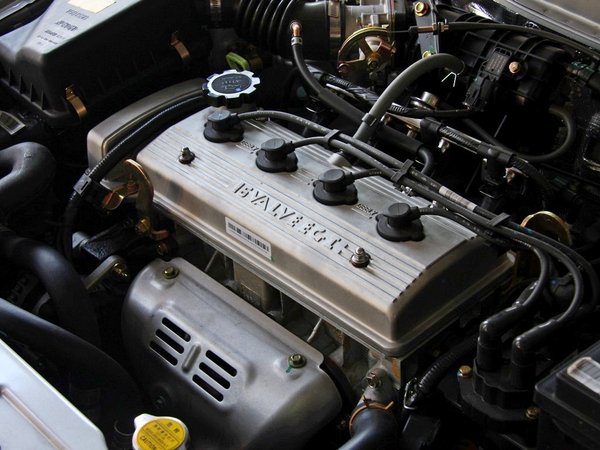吉利汽车  1.3L 发动机主体特写