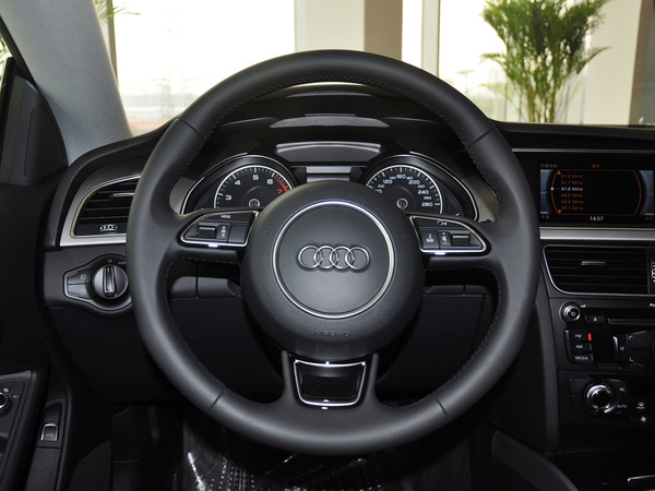 奥迪(进口) 2.0T 方向盘整体