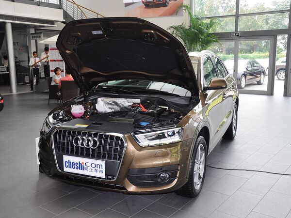 一汽奥迪  2.0T 车辆发动机舱整体