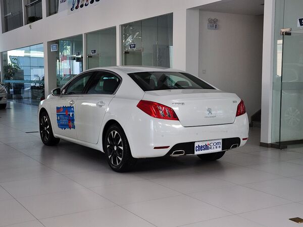 东风标致  2.3L 自动 车辆左后45度视角