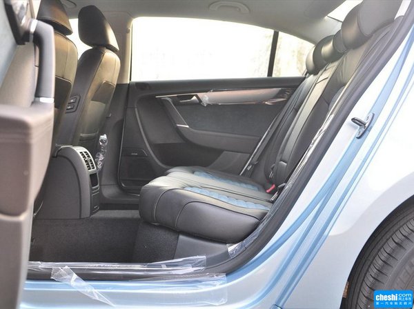 一汽-大众  1.4 TSI 驾驶席座椅头枕特写