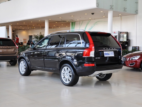 沃尔沃(进口)  2.5T 自动 车辆左后45度视角