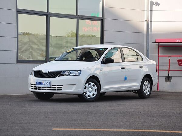 斯柯達(dá)  1.6L 手動(dòng) 車輛左前45度視角