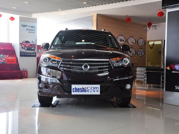 双龙汽车  2.0T 自动 车头正面视角