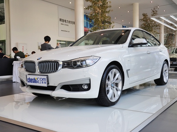 宝马(进口)  335i 3.0T 自动 车辆左前45度视角