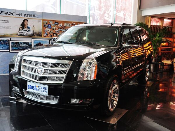 凱迪拉克(進(jìn)口)  ESV 6.2L 自動 車輛左前45度視角