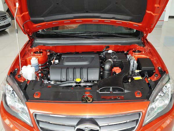 东南汽车  1.5L CVT 发动机局部特写