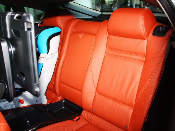 宝马(进口)  3.0T 第二排座椅45度视角