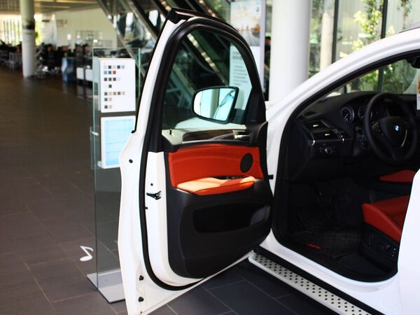 宝马(进口)  3.0T 左前车门45度视角