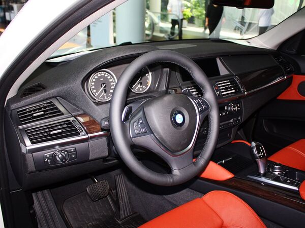 宝马(进口)  3.0T 中控台左侧