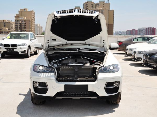 宝马(进口)  3.0T 车辆发动机舱整体