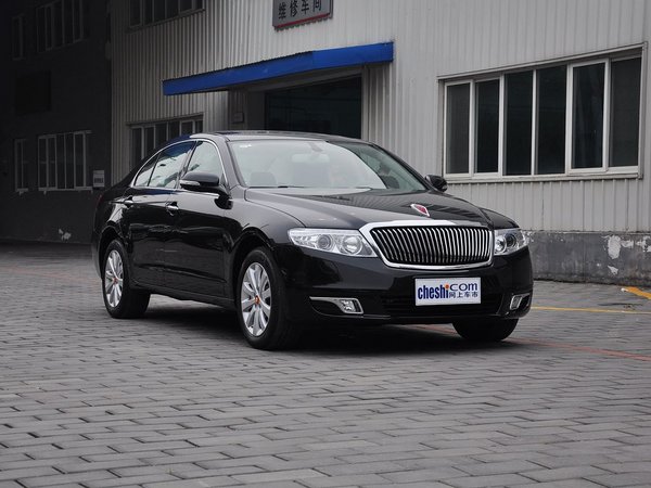 红旗  2.0T 自动 车辆右侧45度角