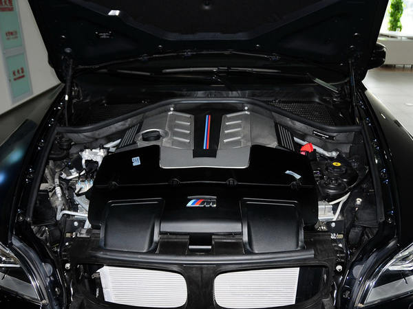 宝马M 4.4T 自动