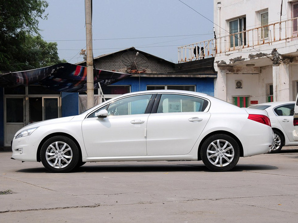 东风标致 2.3L 自动 车辆左正侧视角