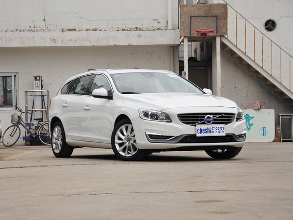 沃尔沃(进口) T5 2.0T 自动 车辆右侧45度角