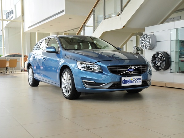 沃尔沃(进口)  T5 2.0T 自动 车辆右侧45度角