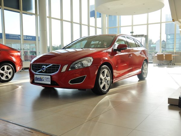 沃尔沃(进口) T5 2.0T 自动 车辆左前45度视角