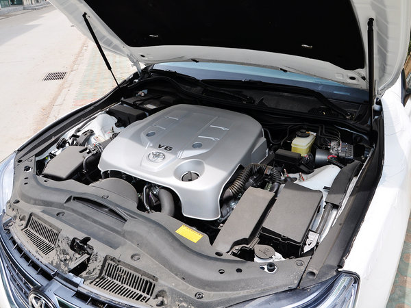 一汽丰田  2.5S 自动 发动机主体特写