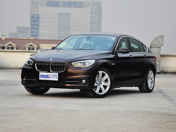 宝马(进口)  535i 3.0T AT 车辆左前45度视角