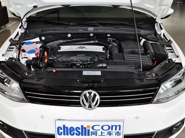 一汽-大众  1.8TSI 自动 发动机局部特写