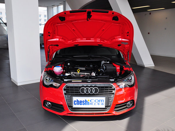 奥迪(进口) 30 TFSI 车辆发动机舱整体