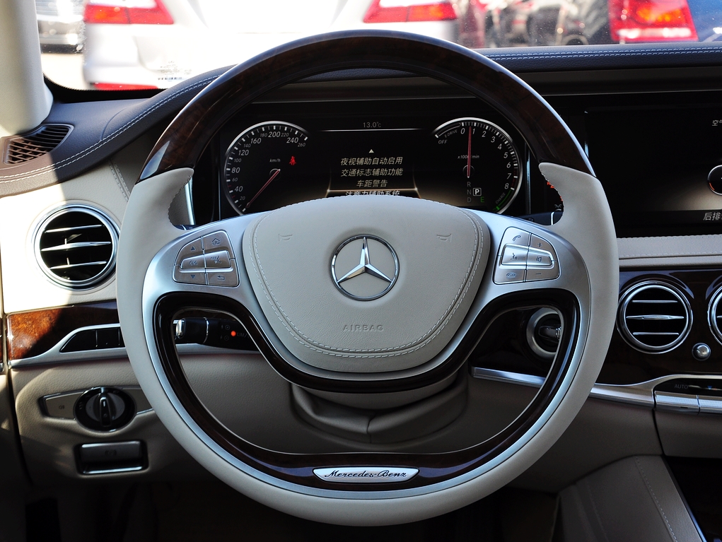奔驰(进口)  S400L 3.5L AT 方向盘整体