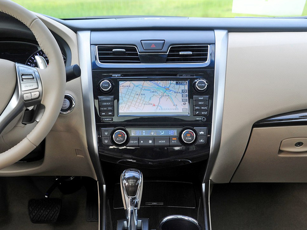 东风日产  公爵 2.5L