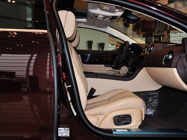 捷豹  XJL 3.0 SC 副驾驶座椅正视图