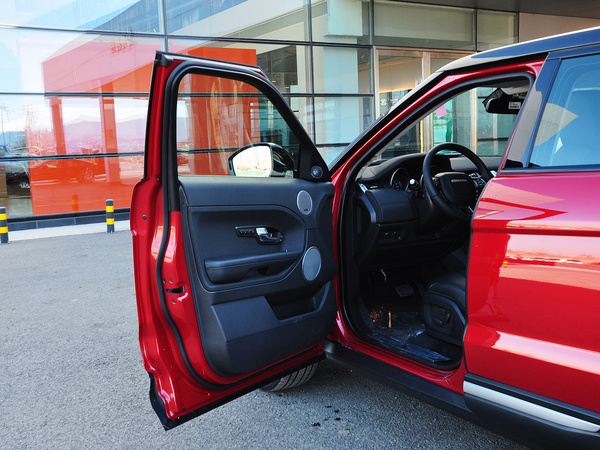 路虎  2.0T 左前车门45度视角