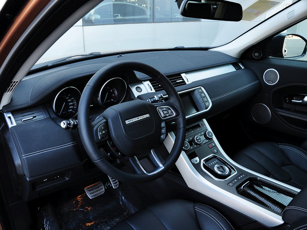 路虎  2.0T 中控台左侧