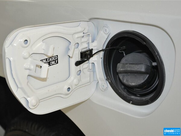 丰田(进口)  2.7L 自动 燃油标识