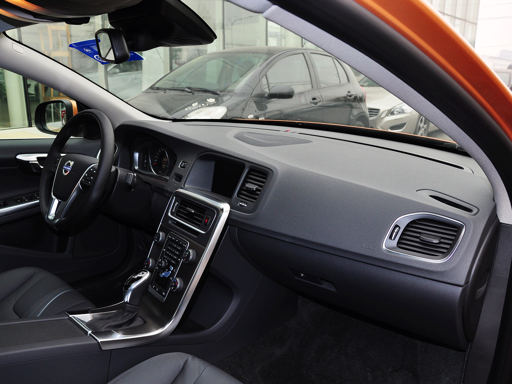 沃尔沃亚太  2.0T 中控台右侧