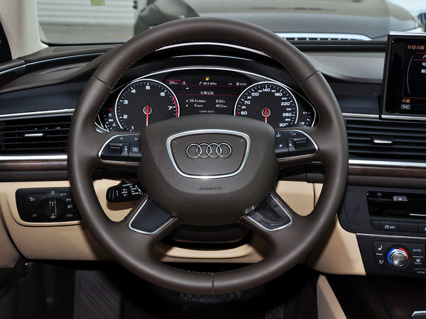 一汽奥迪  50 TFSI 方向盘整体