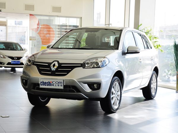 雷诺  改款 2.0L CVT 车辆左前45度视角