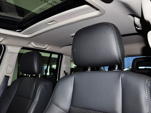 Jeep  改款 2.4L 自动 驾驶席座椅头枕特写