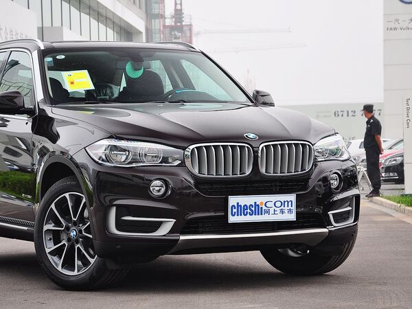 宝马(进口)  xDrive35i 3.0T 自动 车辆车头部分特写