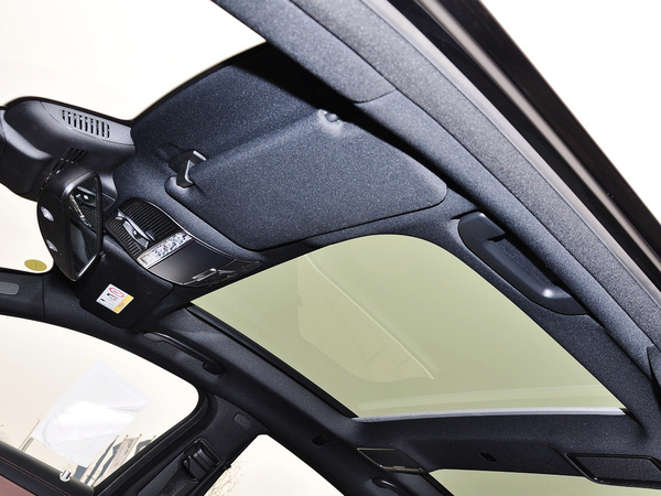奔驰(进口)  S500L 4.7T 自动 车顶内部特写