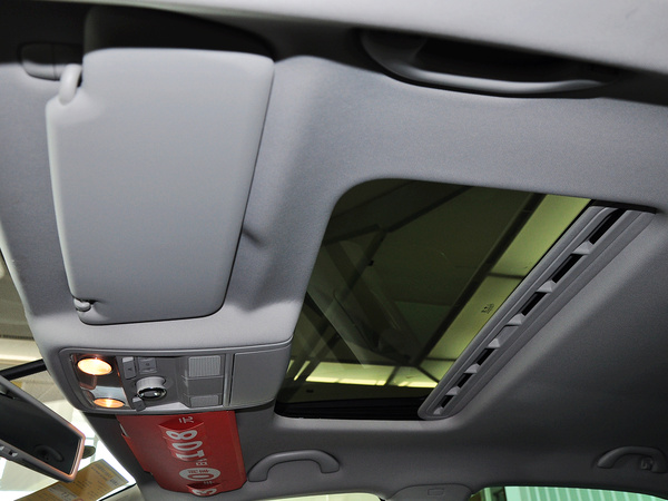 上汽大眾  1.8TSI DSG 車(chē)頂內(nèi)部特寫(xiě)