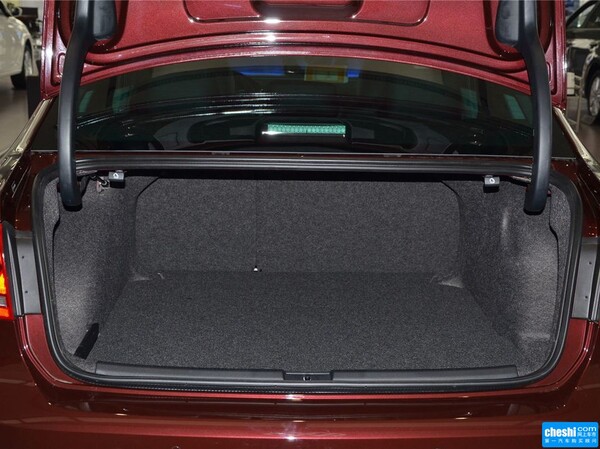 上汽大眾  1.8TSI DSG 后備箱局部特寫