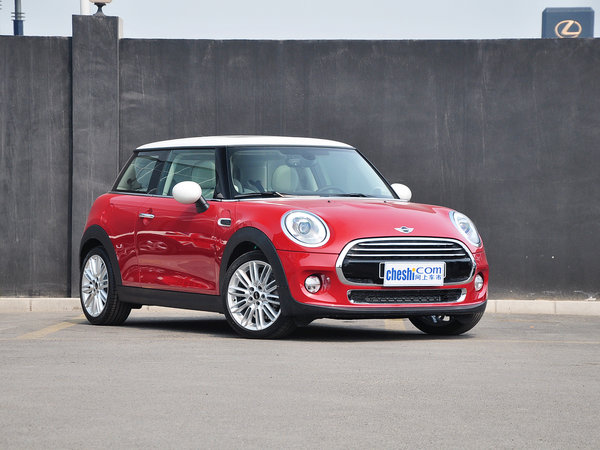 MINI  COOPER 車輛右側(cè)45度角