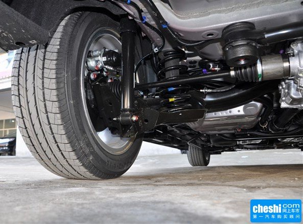广汽本田  1.8L CVT 后悬架特写