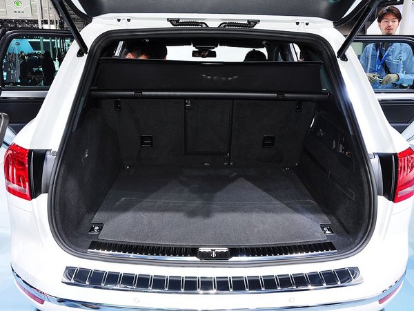 大众(进口) 改款R-LINE V8