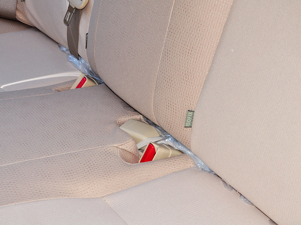 一汽丰田  1.6L CVT 第二排座椅安全带