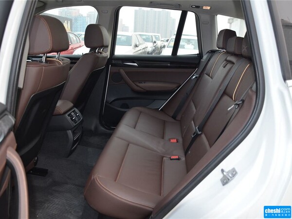 宝马(进口)  xDrive28i 后备箱整体特写