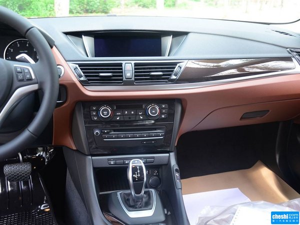 华晨宝马 sDrive20i 中控台左侧