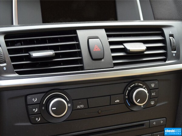 宝马(进口)  xDrive20i 挂档把手特写