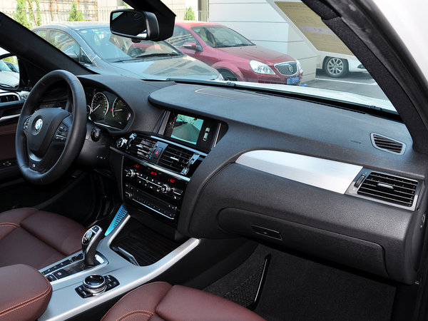 宝马(进口) xDrive35i 中控台右侧